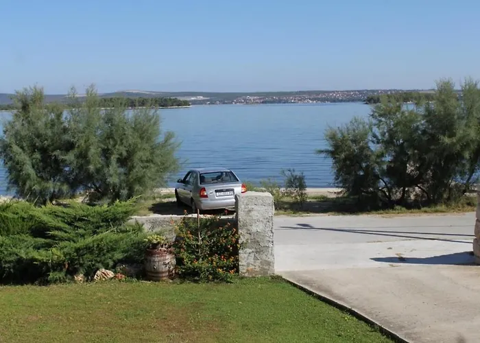 דירה By The Sea Tkon, Pasman - 8376 *
